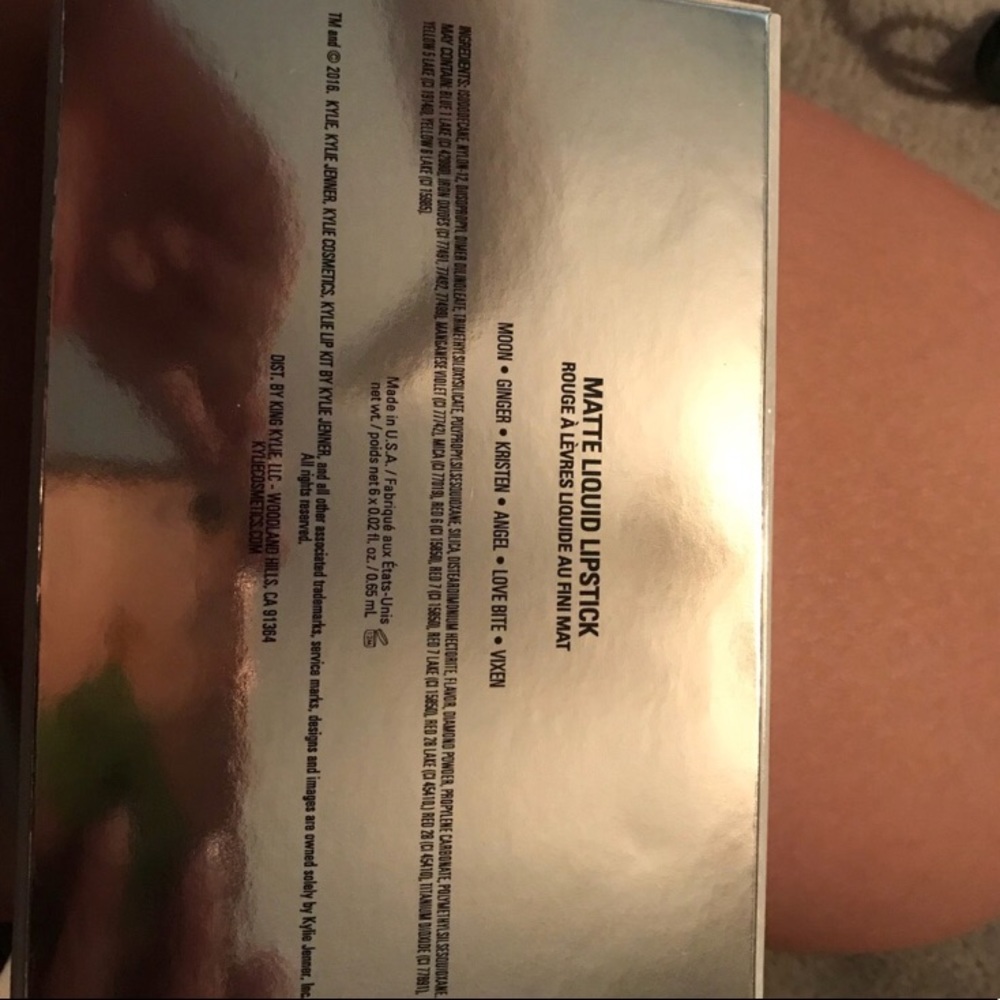 Kylie Cosmetics Holiday Mini Mattes - Picture 2 of 2